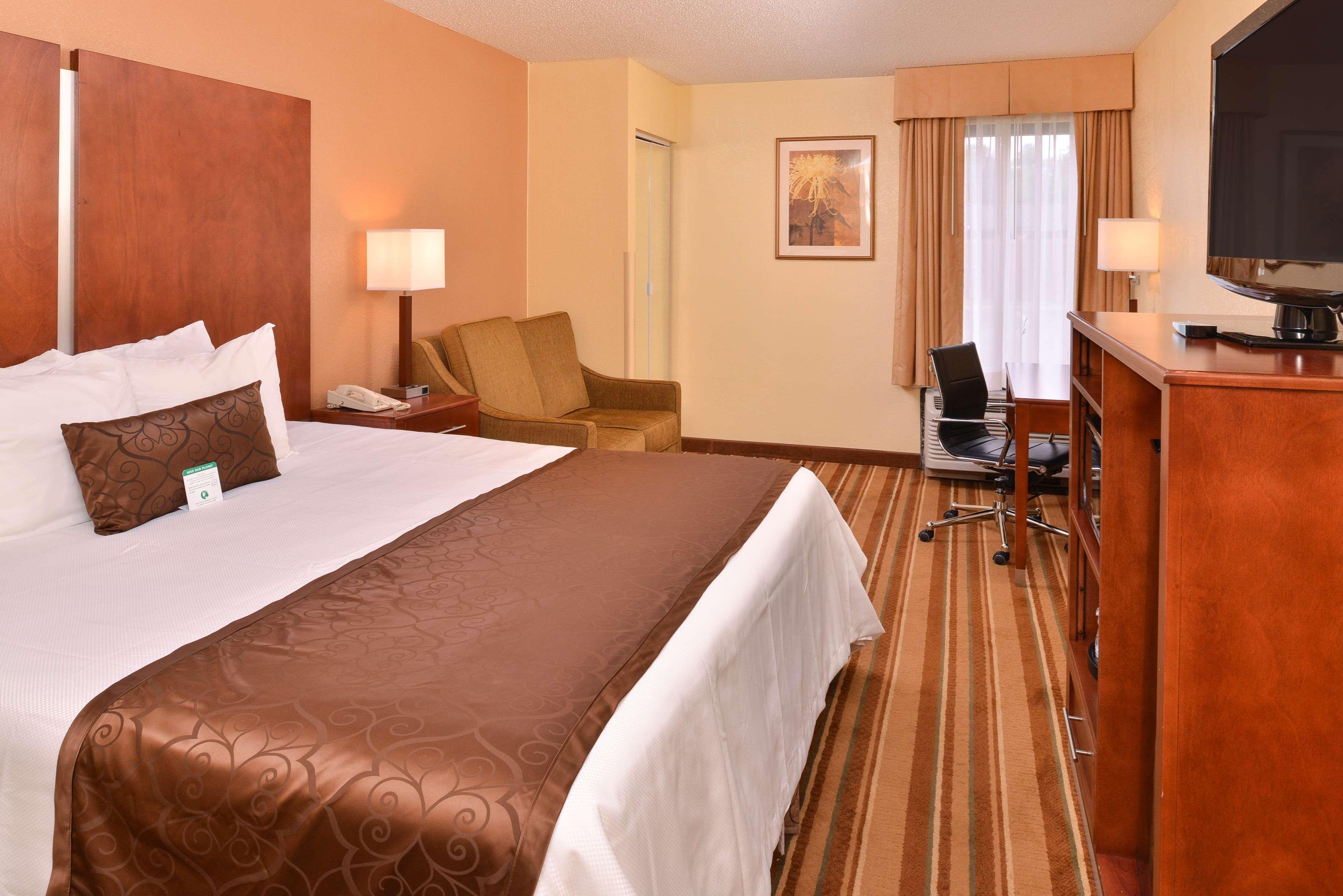 Best Western Plus Richmond Hotel Sandston Bagian luar foto