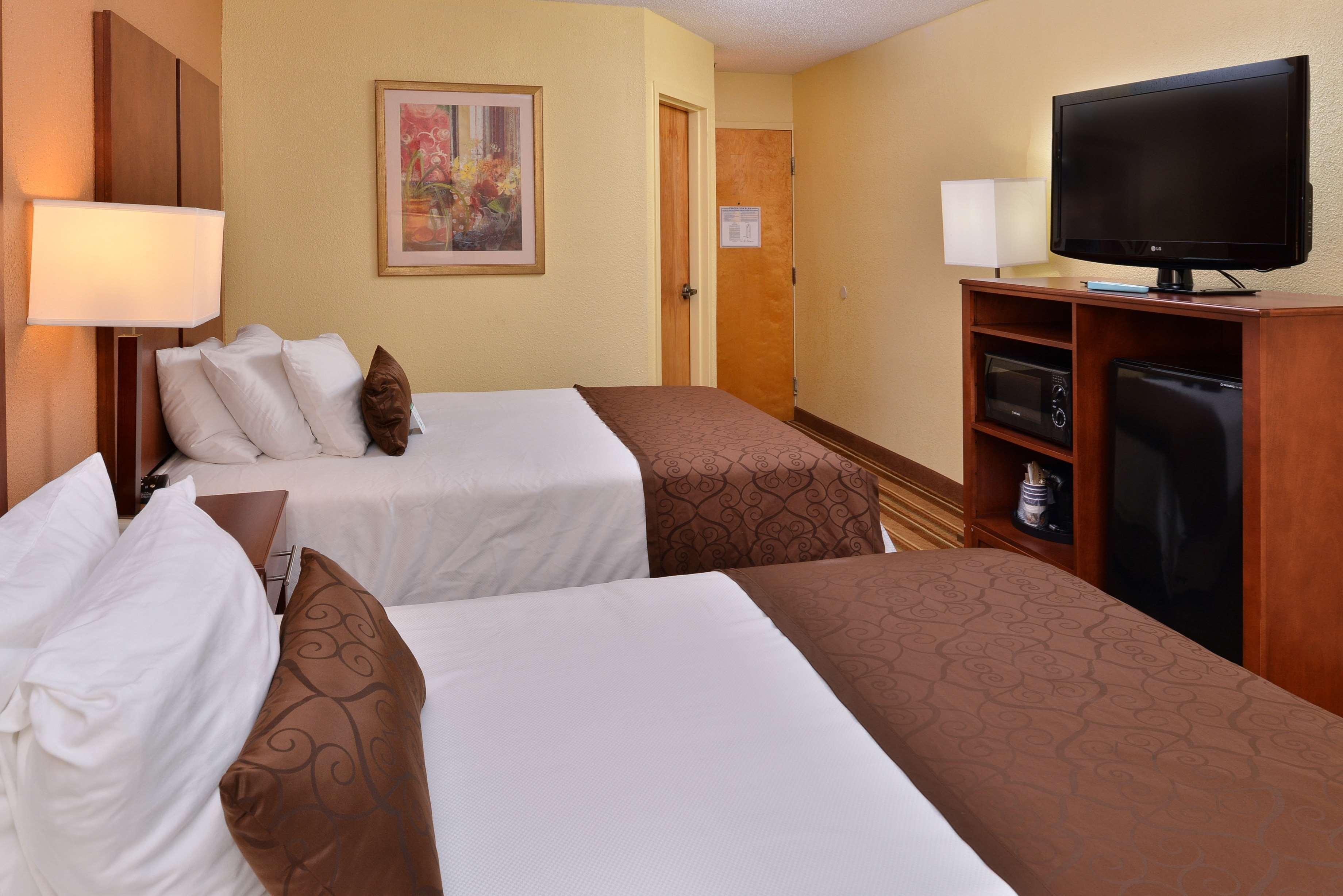 Best Western Plus Richmond Hotel Sandston Bagian luar foto