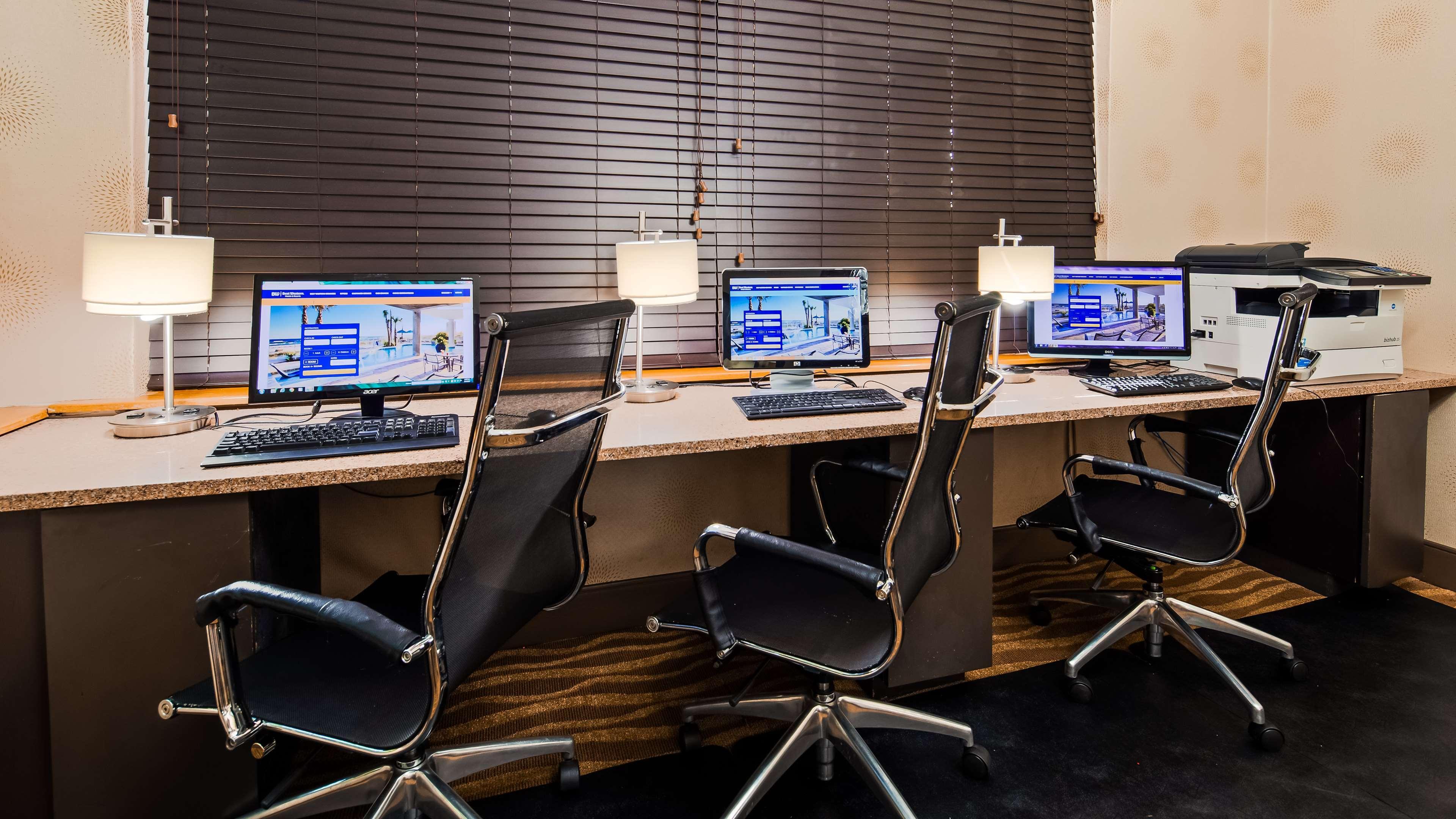 Best Western Plus Richmond Sandston Bagian luar foto