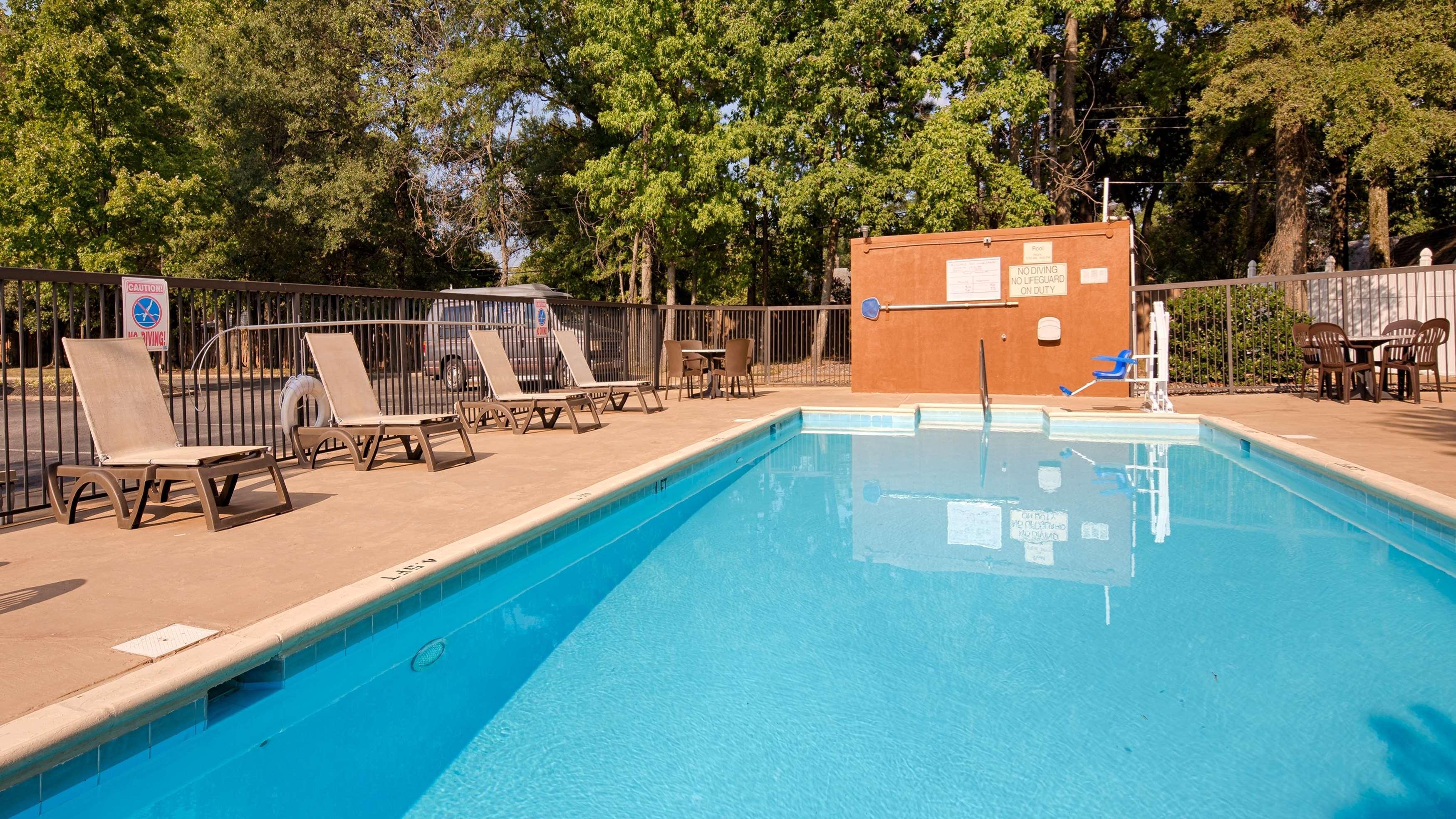 Best Western Plus Richmond Sandston Bagian luar foto