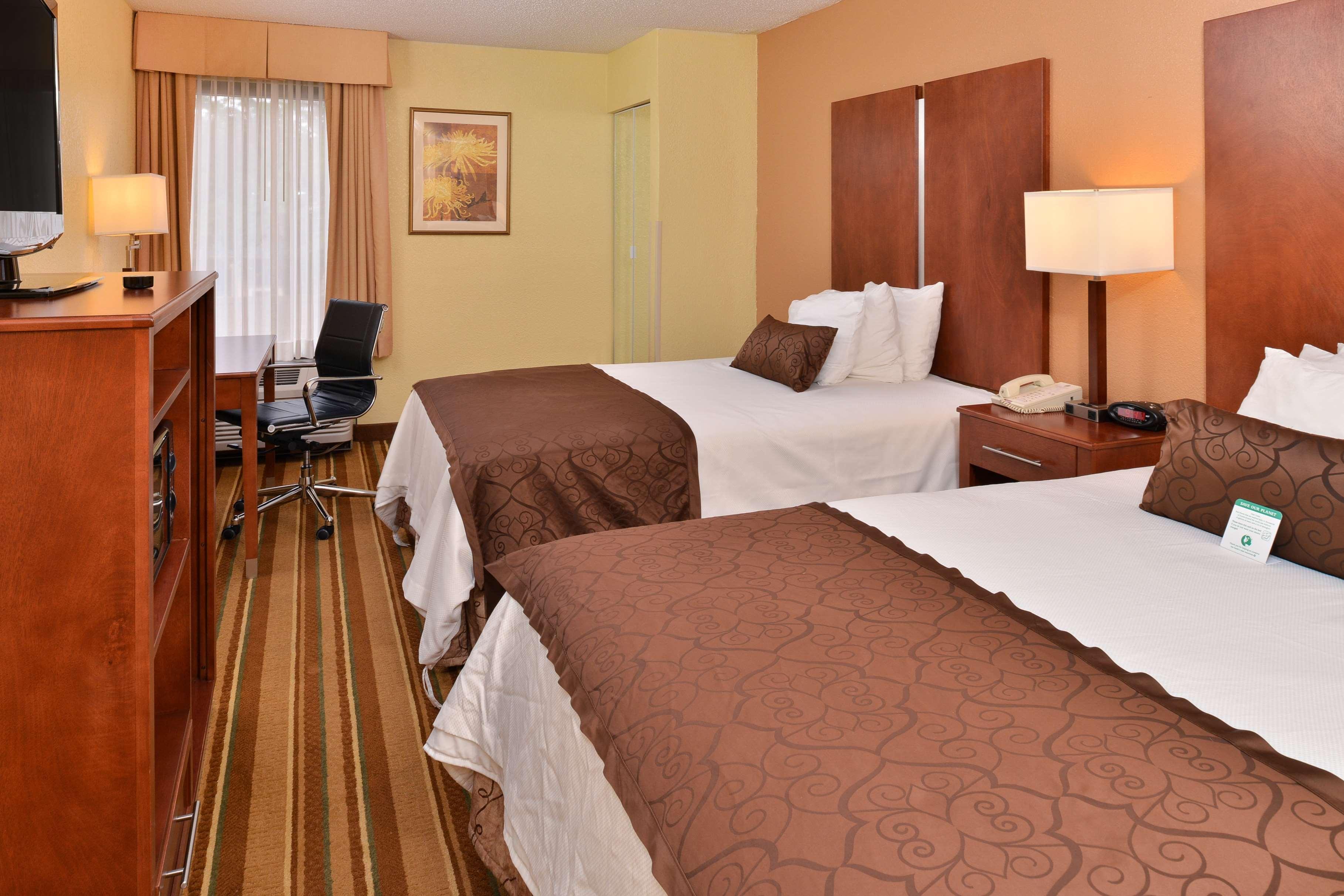 Best Western Plus Richmond Hotel Sandston Bagian luar foto