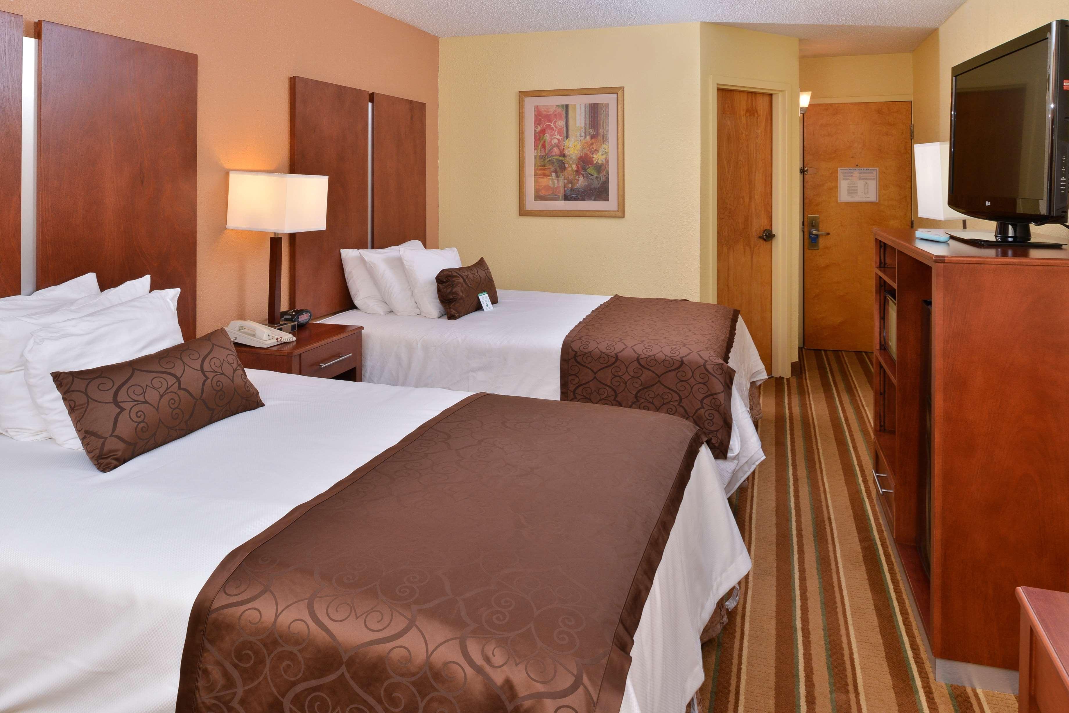 Best Western Plus Richmond Sandston Bagian luar foto