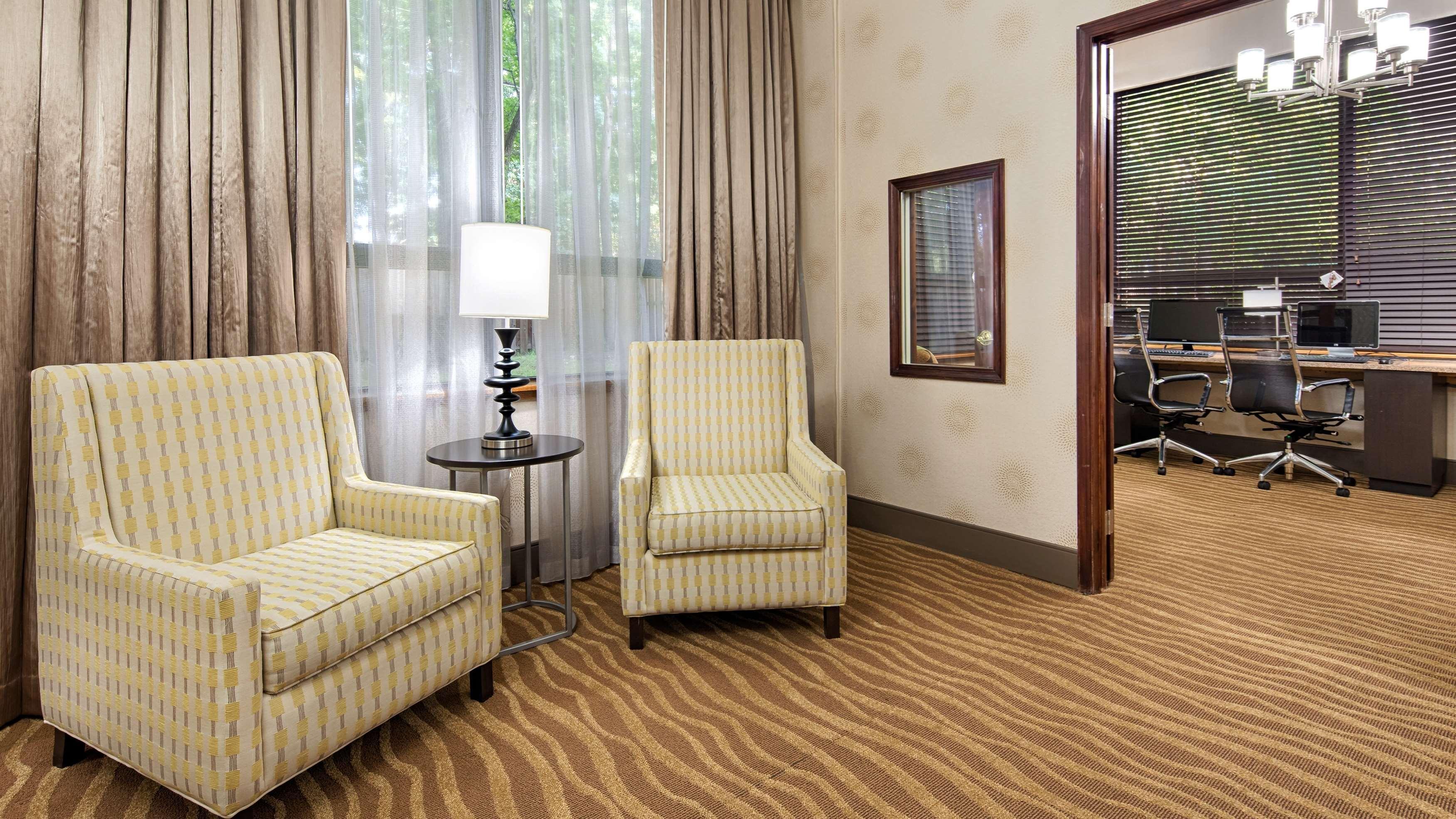 Best Western Plus Richmond Sandston Bagian luar foto