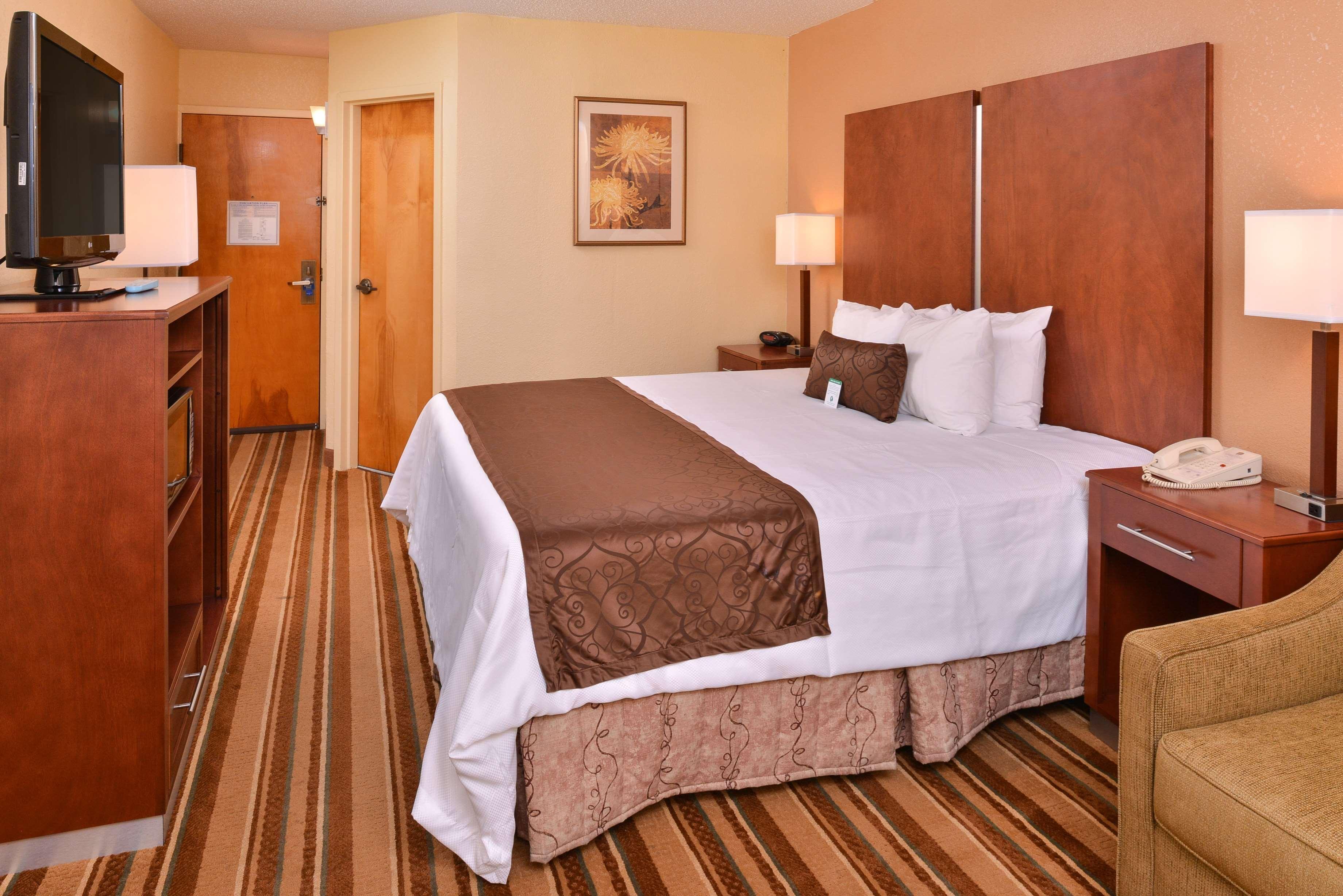 Best Western Plus Richmond Sandston Bagian luar foto