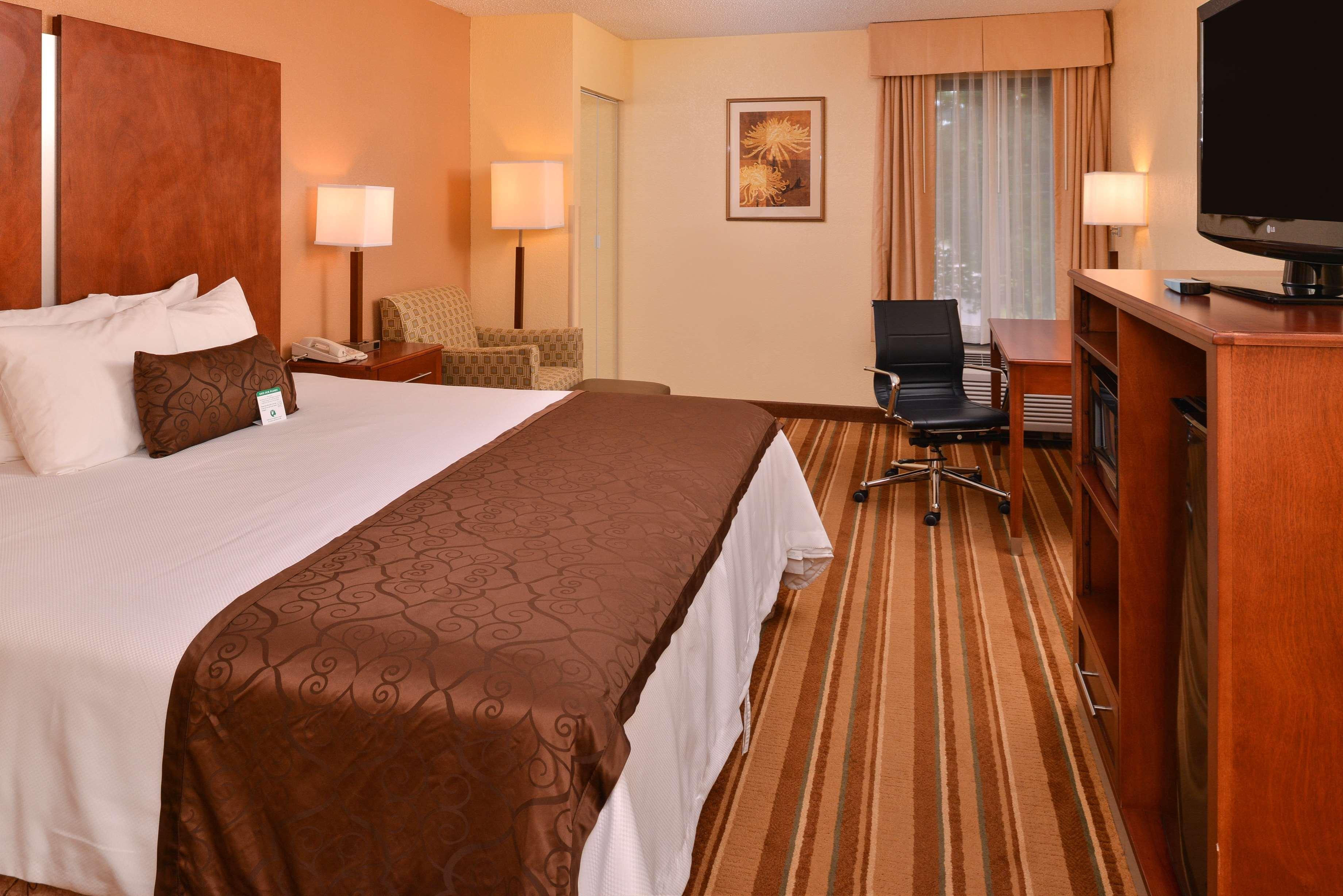 Best Western Plus Richmond Hotel Sandston Bagian luar foto